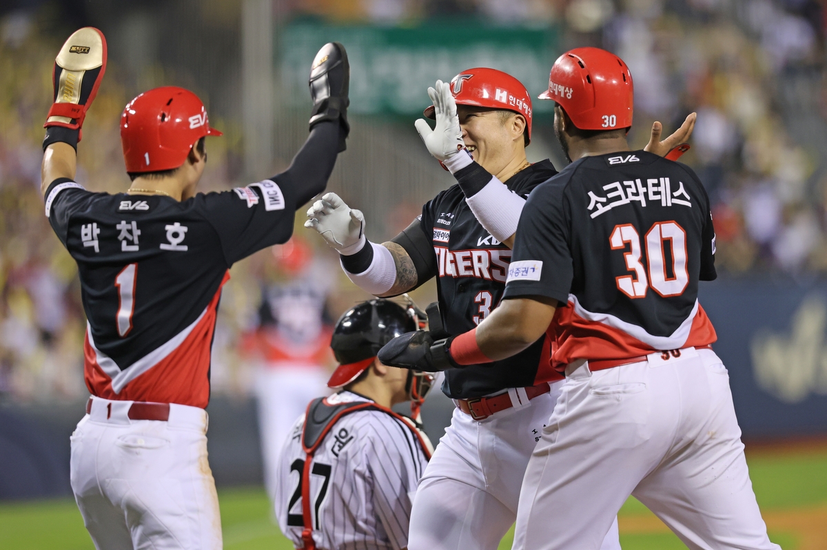 维罗纳vsAC米兰全场数据：射门数10-14，射正数2-6