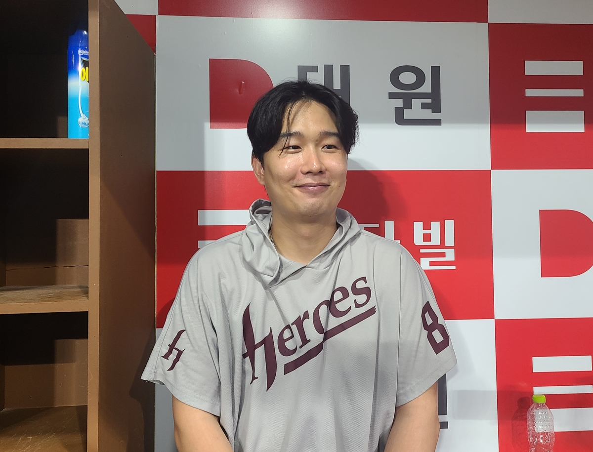 维罗纳vsAC米兰全场数据：射门数10-14，射正数2-6