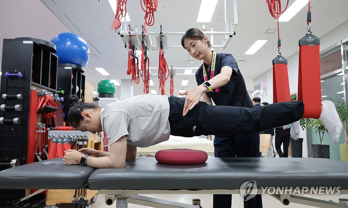 英联杯-斯特林首球+传射恩瓦内里双响 阿森纳5-1博尔顿