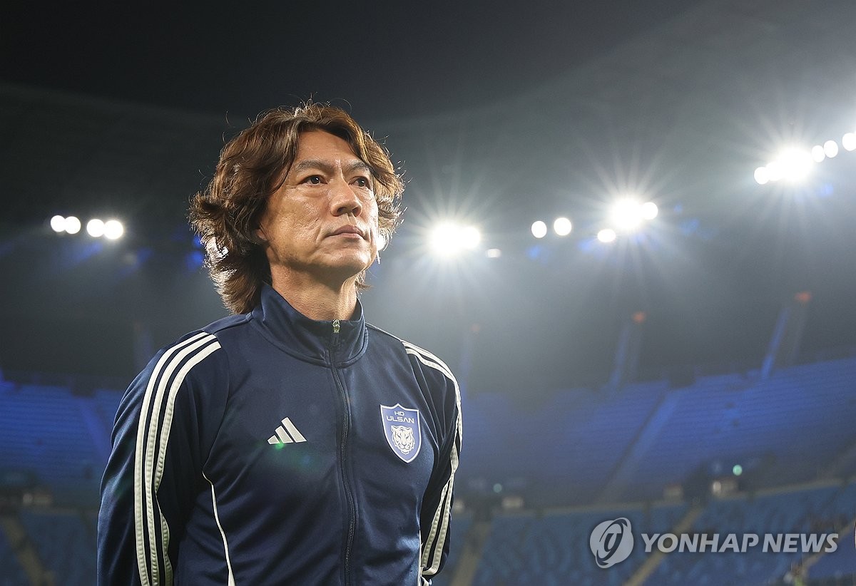 明日对阵尼克斯：特雷-杨大概率出战 亨特出战成疑