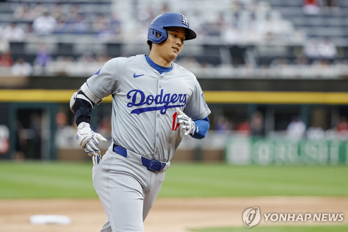 意甲-AC米兰1-0乌迪内斯 丘库埃泽破门赖因德斯染红