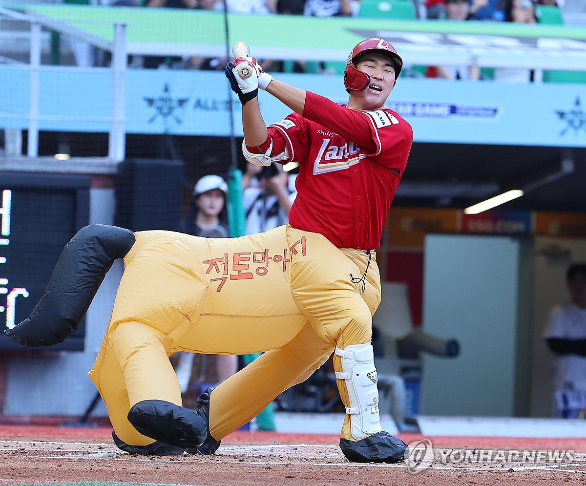 伯恩茅斯vs南安普顿全场数据：射门数14-9，射正数6-3