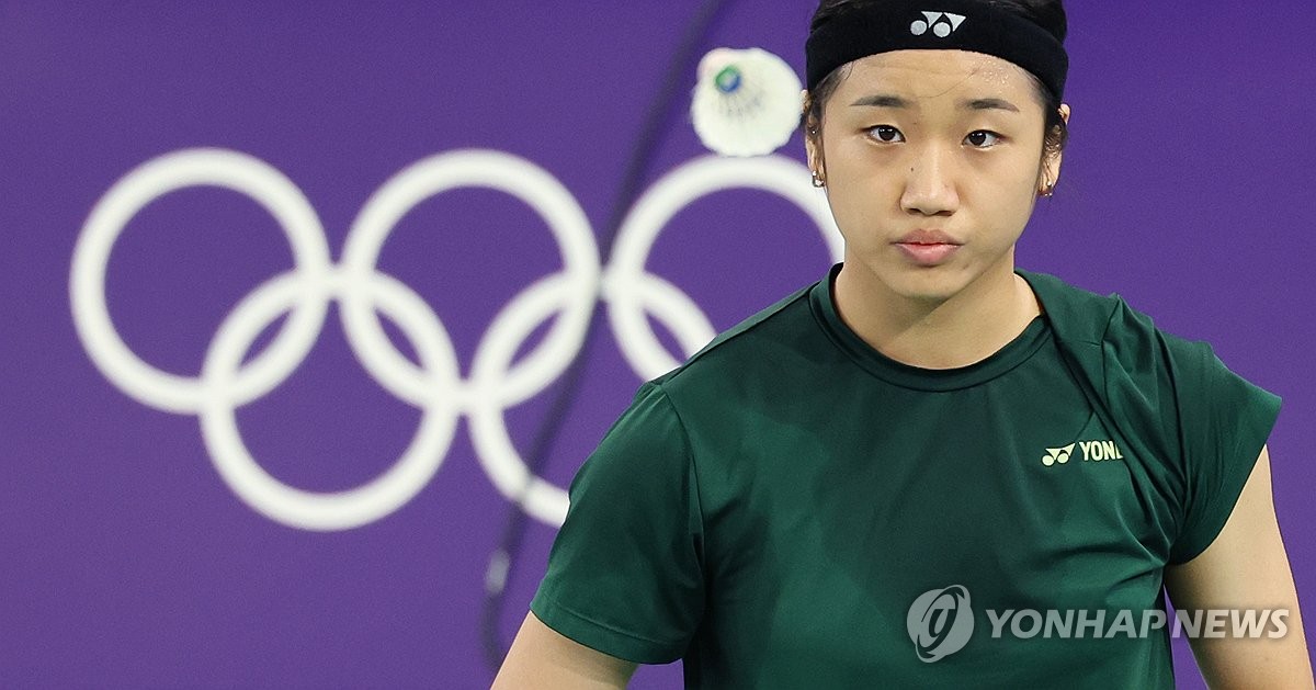 ⚽意甲战报：扎卡尼点射制胜 米纳&米歇尔被罚下 拉齐奥2-1击败9人卡利亚里